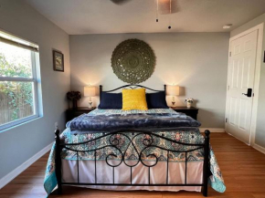 Master Suite - 5 min Drive to Frost Bank Center